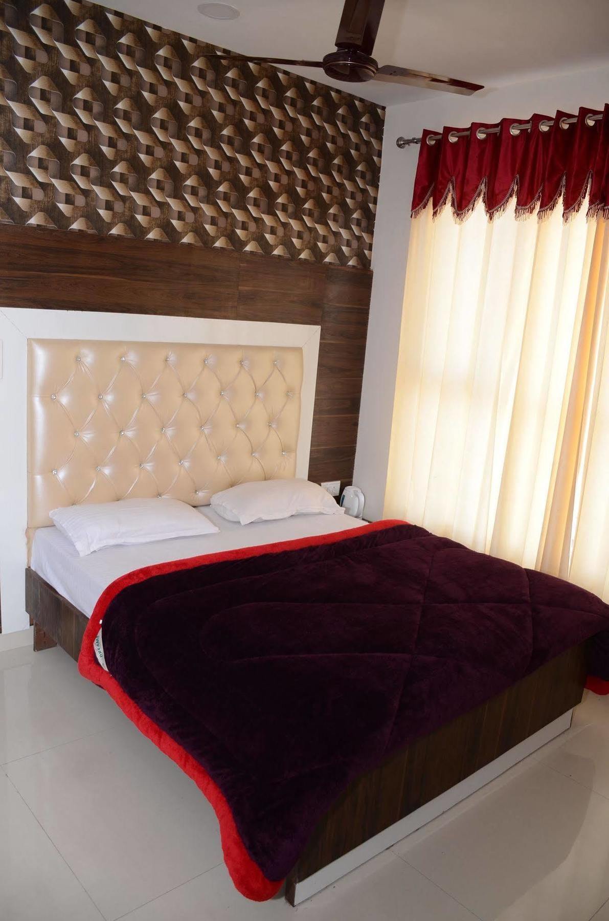 Hotel Robin Амритсар Екстериор снимка